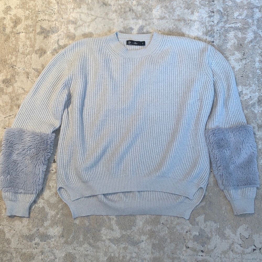 Lyla + Luxe Fluffy Cuff Sweater